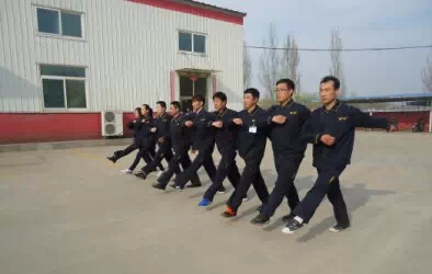 www.sywanfu.com 軍訓(xùn)，萬(wàn)孚潤(rùn)滑油
